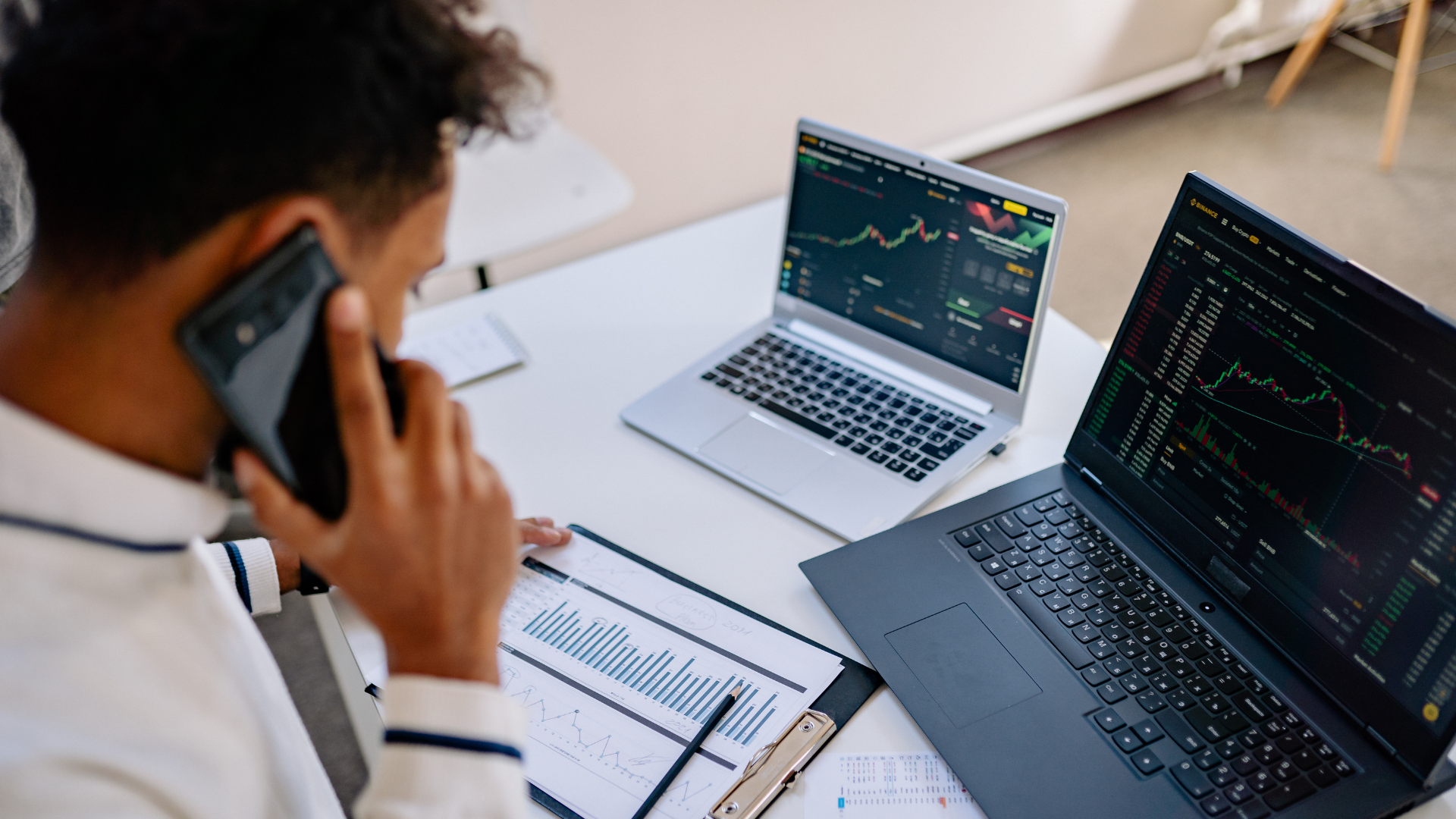 Lebih dari Sekadar Kontak: Menyelami Kekuatan Fitur CRM di Antara Systems